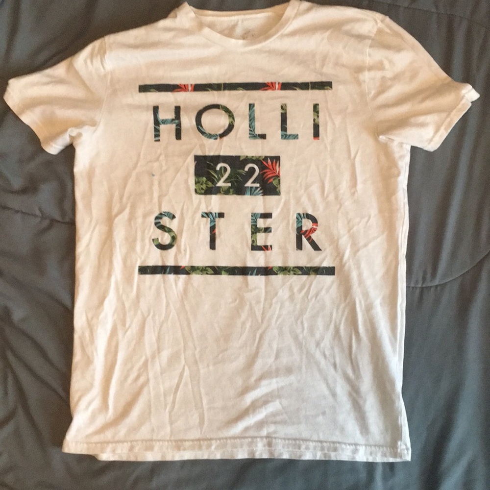 Men’s Hollister T-Shirt